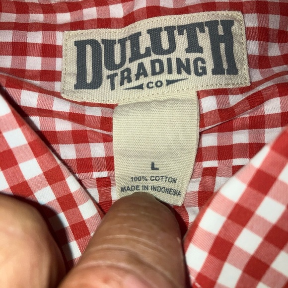 Duluth Trading Co Mens Large Red White Plaid Check UNTUCKED Button Up Shirt - Picture 2 of 8